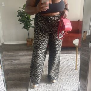 PrettyLittleThing Leopard Jeans